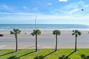 Condo (2 Bedrooms) | Property amenity - Absolute Paradise-Dawn 1031 by Ryson Vacation Rentals (Galveston)