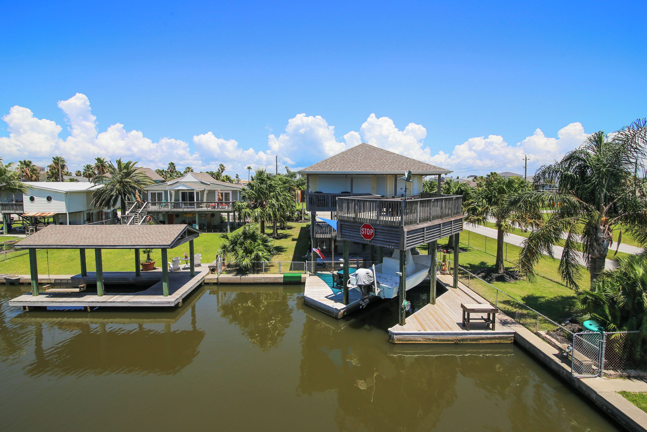 House (3 Bedrooms) | Property amenity