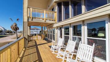 House (3 Bedrooms) | Property amenity