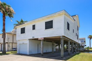 House (5 Bedrooms) | Property amenity