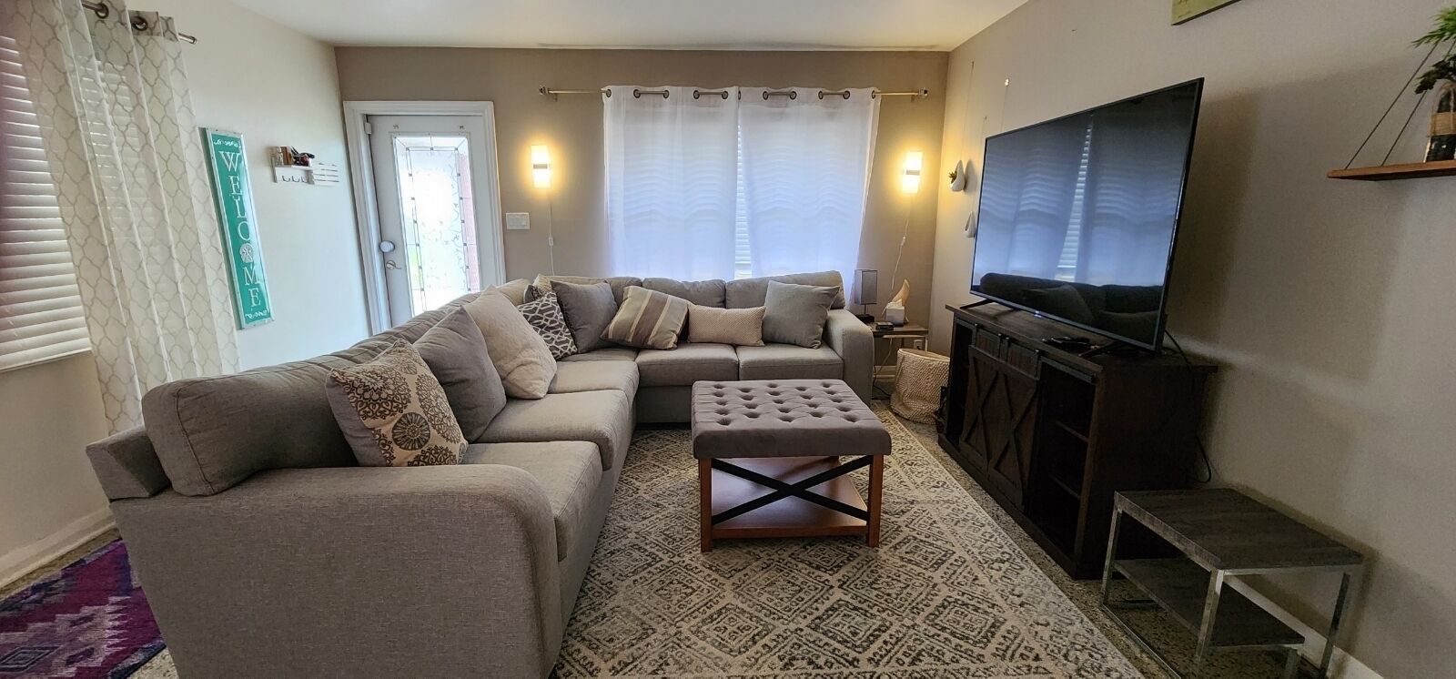 Smart TV, books, video library, stereo