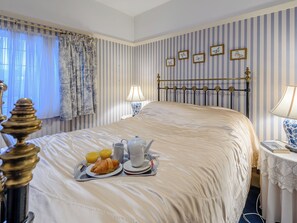 5 dormitorios, wifi gratis, ropa de cama