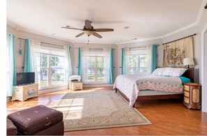 7 bedrooms, in-room safe, desk, WiFi