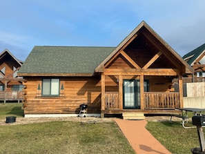 Exterior - Cozy 2 Bed 2 Bath Cabin located next to Three Bears Resort in Warrens Wisconsin (Warrens)