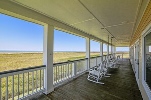 House (5 Bedrooms) | Property amenity - Beachfront Flamingo by Ryson Vacation Rentals (Galveston)