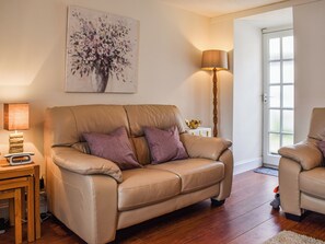 Living area - 2 bedroom accommodation in Crail, near Anstruther (Crail, near Anstruther)