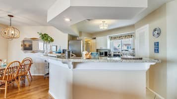 House (3 Bedrooms) | Property amenity