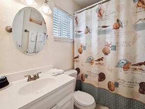 House (2 Bedrooms) | Property amenity - Bermuda Bungalow by Ryson Vacation Rentals (Galveston)