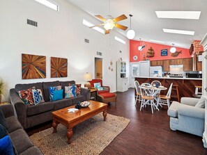 House (2 Bedrooms) | Property amenity - Bermuda Bungalow by Ryson Vacation Rentals (Galveston)