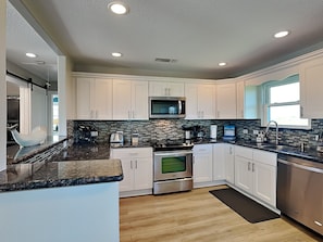 House, Multiple Beds, Balcony, Ocean View | Private kitchen | Fridge, microwave, stovetop, dishwasher