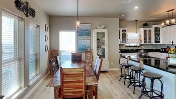 House (4 Bedrooms) | Property amenity