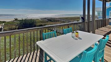 House (4 Bedrooms) | Front of property