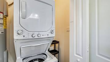 House (4 Bedrooms) | Property amenity