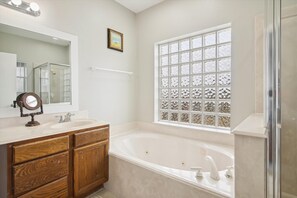 Casa (4 Bedrooms) | Servicio de la propiedad