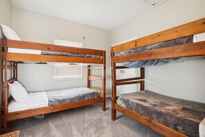 House (4 Bedrooms) | Property amenity - Brannen's Beachfront by Ryson Vacation Rentals (Galveston)