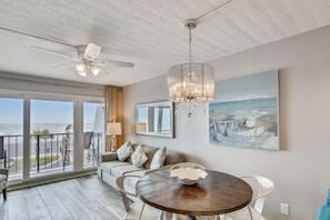 Condo, Multiple Beds, Ocean View | Dining