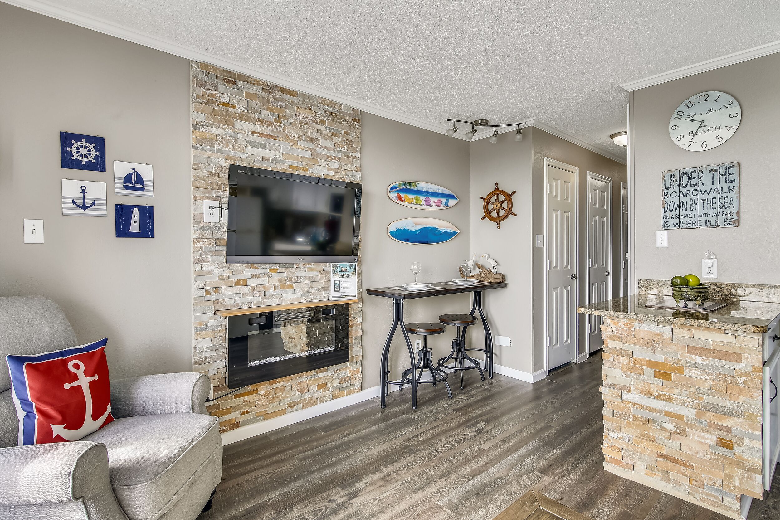 Condo (1 Bedroom) | Tiện nghi, dịch vụ nơi lưu trú