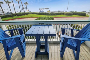 Condo (1 Bedroom) | Front of property - Beach-a-holic by Ryson Vacation Rentals (Galveston)
