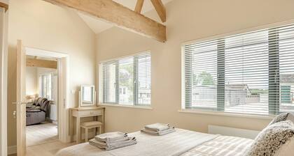 The Ash - Arnolds Hill