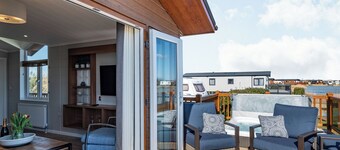 Coastal Retreat - UK37722