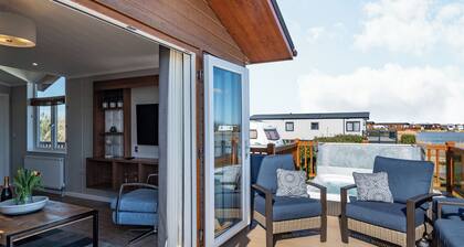 Coastal Retreat - UK37722