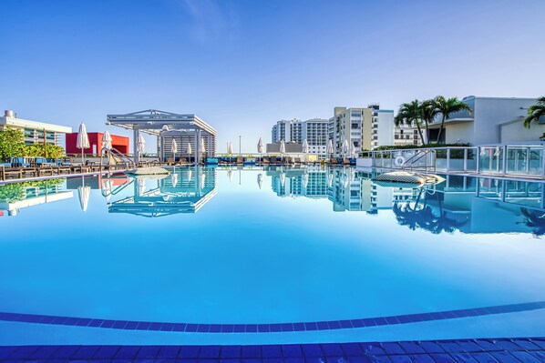 Outdoor pool, a heated pool