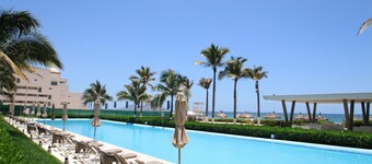 Oceanview Luxury Condo at Peninsula Mazatlán