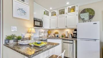 Condo (1 Bedroom) | Property amenity