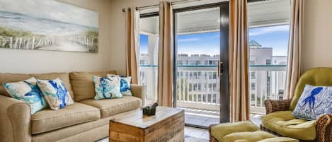 Condo (1 Bedroom) | Área de sala de estar | Televisión de 40 pulgadas con canales por cable