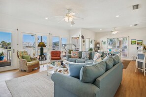 House (3 Bedrooms) | Property amenity
