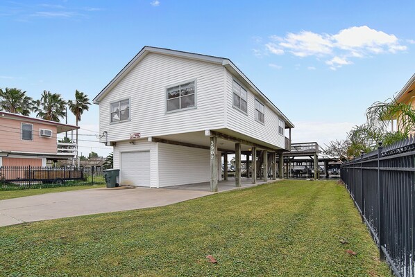 House (3 Bedrooms) | Front of property