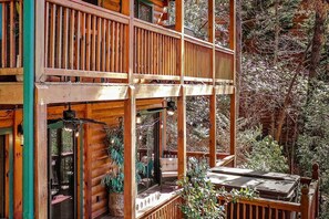 Property grounds - Lakeside Retreat: Kayak | Fish | Relax | BBQ | Firepit (Blue Ridge)