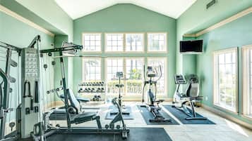 Condo (2 Bedrooms) | Property amenity