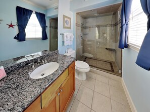 Condo (2 Bedrooms) | Kemudahan hartanah