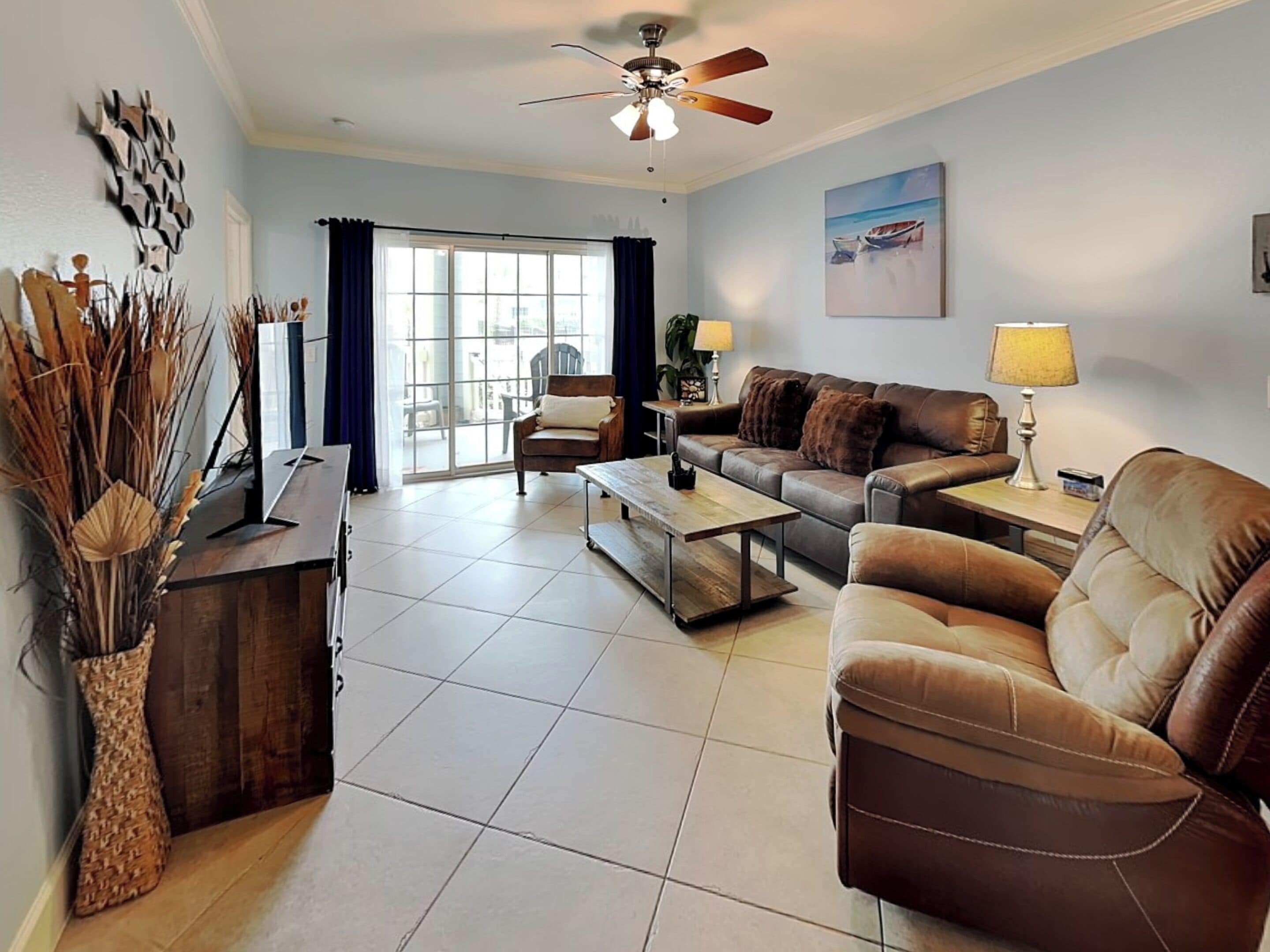 Kondominium (2 Bedrooms) | Bagian depan properti