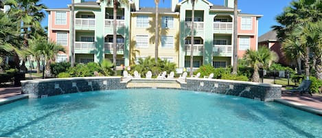 Condo (2 Bedrooms) | Property amenity