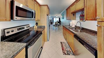 Condo (2 Bedrooms) | Property amenity