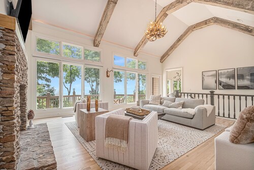 Big Canoe Mountain Home with Spectacular Mountain Views - Game room!