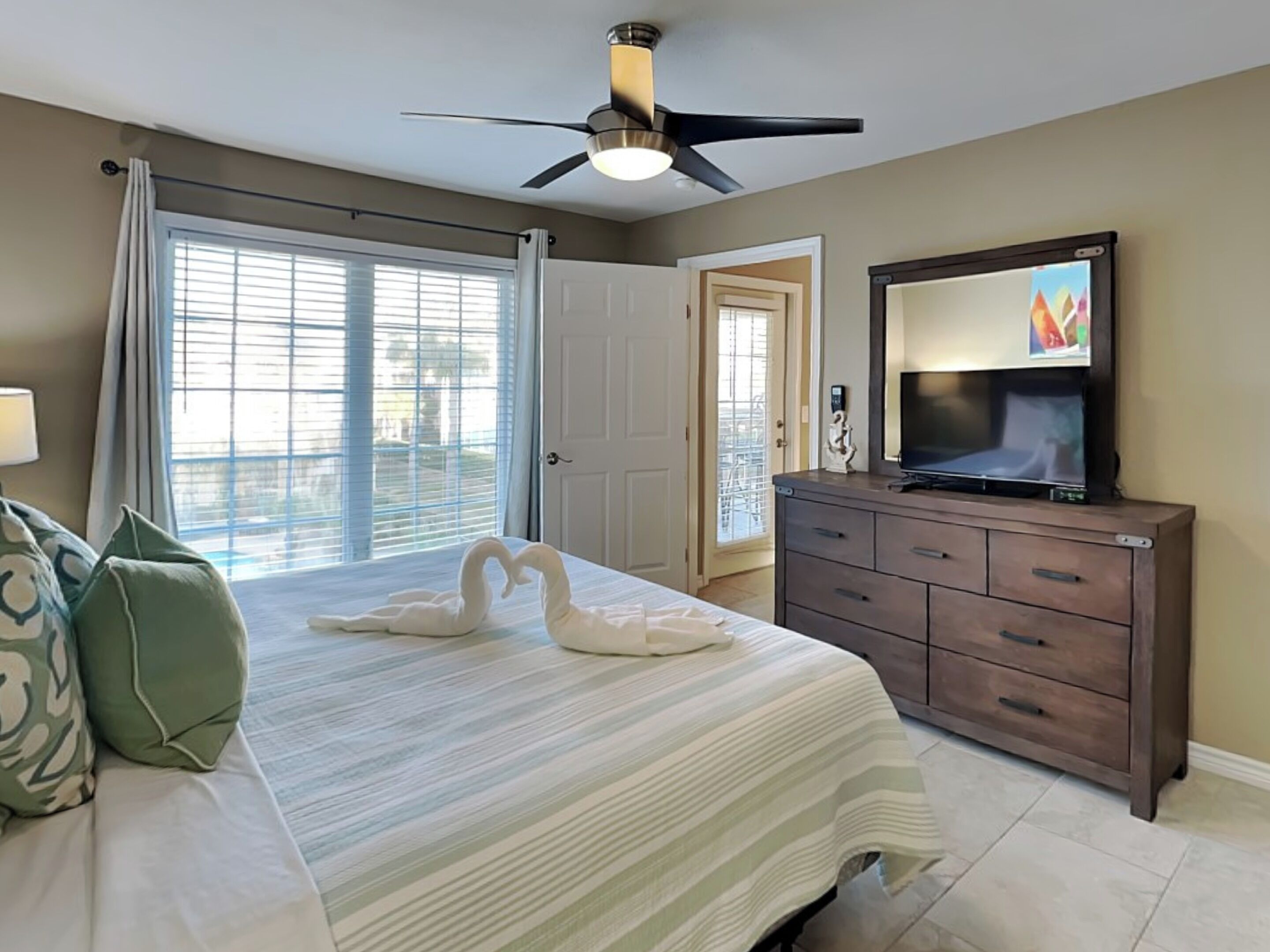 Condo (1 Bedroom) | Servicio de la propiedad
