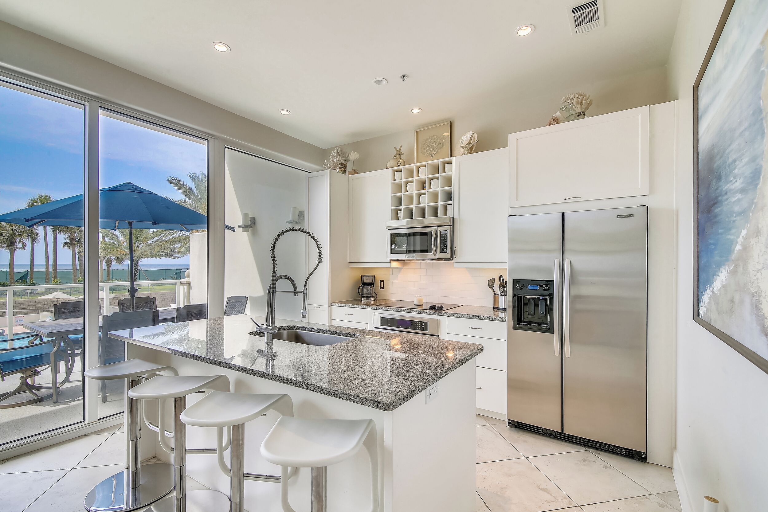 Condo (3 Bedrooms) | Property amenity