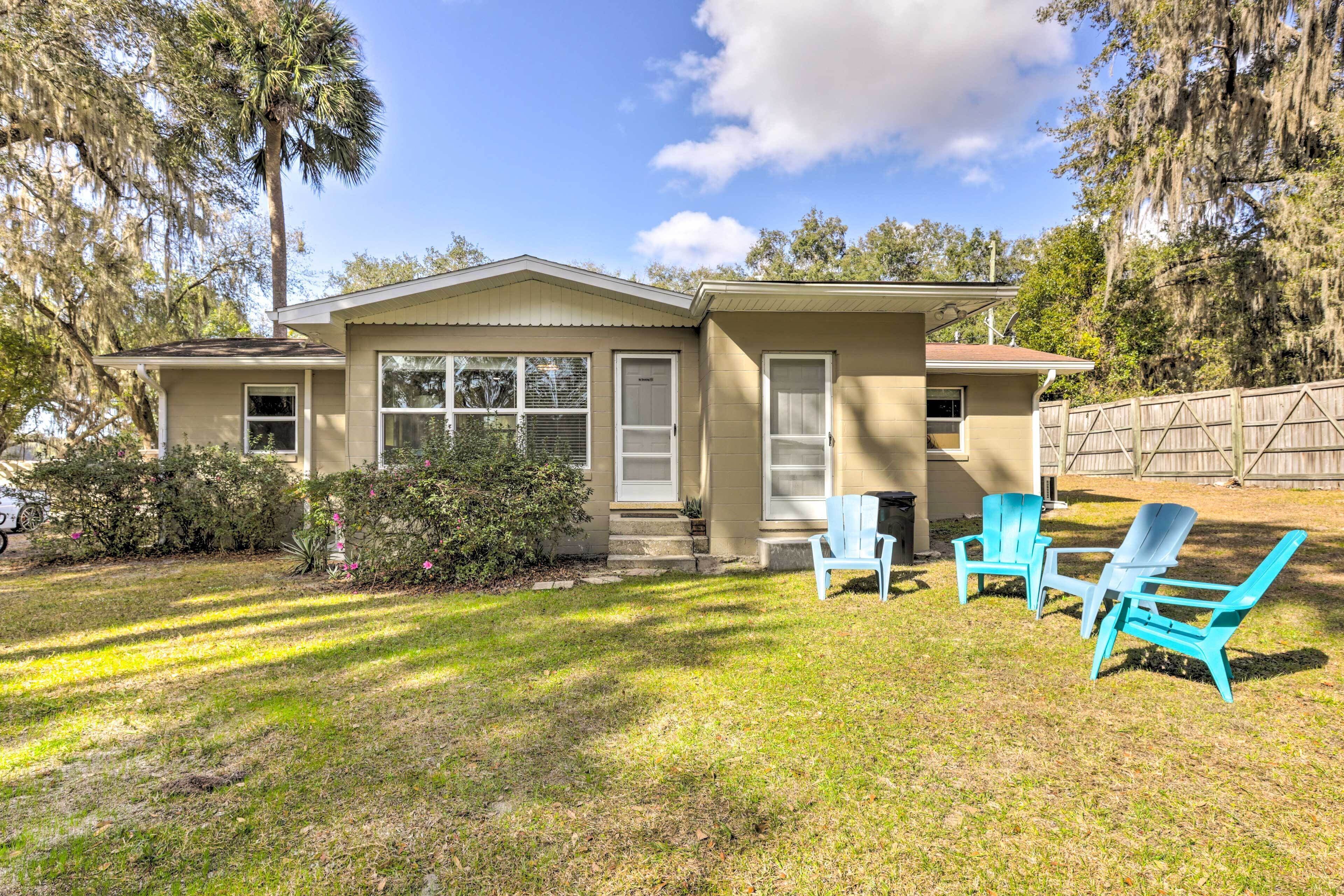 Stunning Florida Getaway < 1 Mi to Lake Weir!