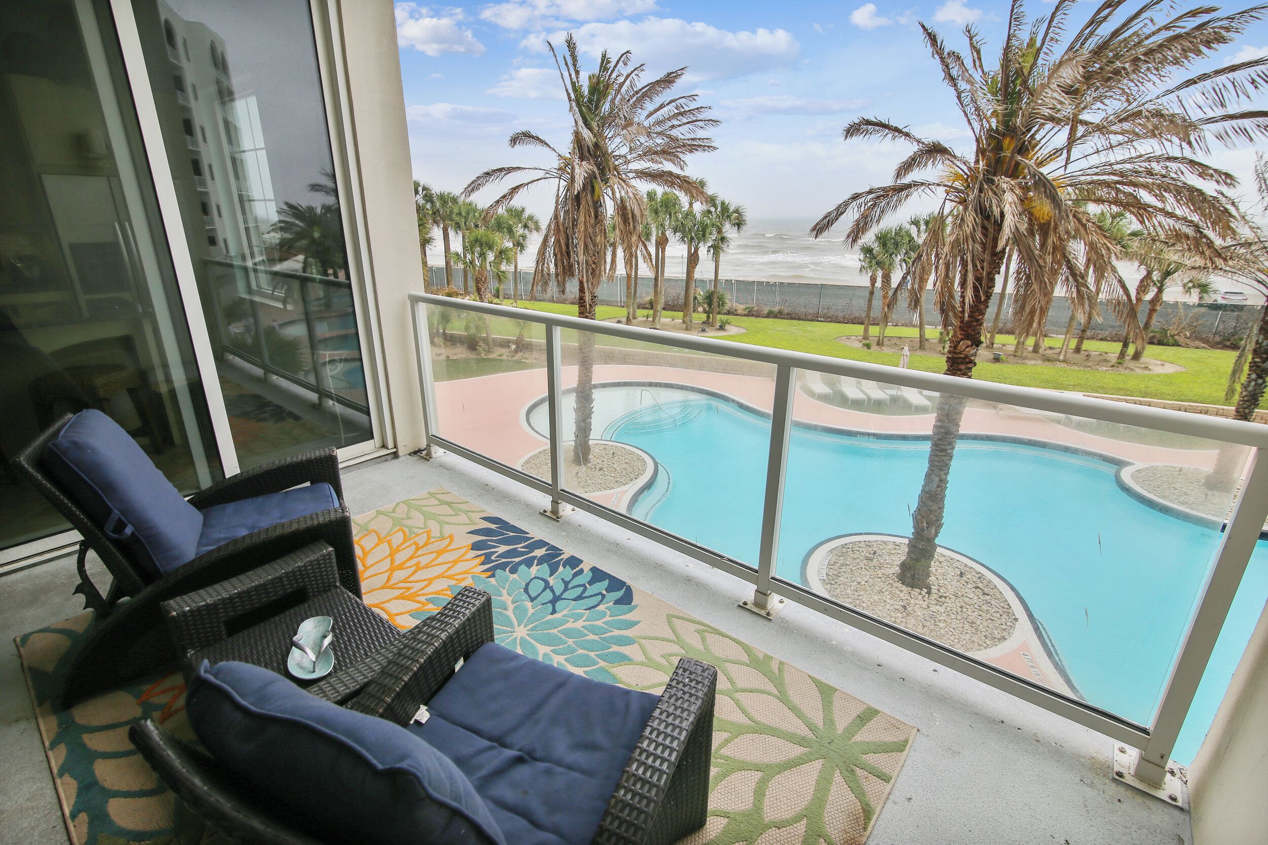 Condo (3 Bedrooms) | Pool