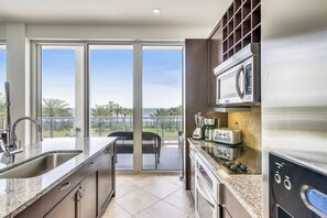 Condo (3 Bedrooms) | Property amenity