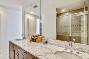 Appartamento (3 Bedrooms) | Servizio della struttura