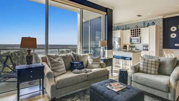 Condo (3 Bedrooms) | Property amenity
