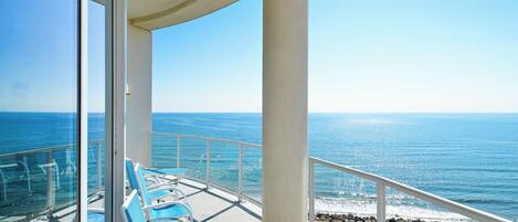 Condo (3 Bedrooms) | Front of property