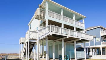 House (3 Bedrooms) | Property amenity