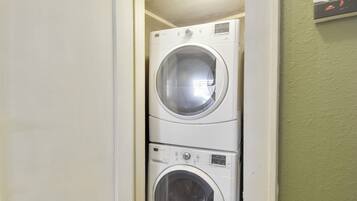 House (3 Bedrooms) | Property amenity