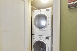 House (3 Bedrooms) | Property amenity