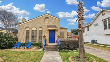 House (3 Bedrooms) | Property amenity